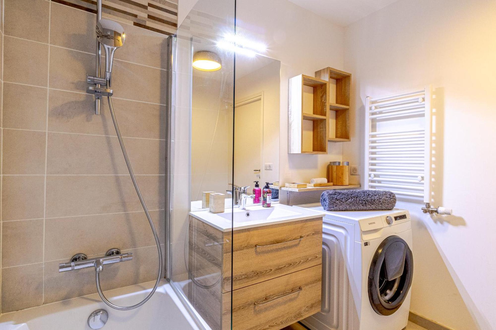 La Plume Vue Lac 3 Etoiles - Garage Prive, Secteur Recherche, Moderne & Tout Equipe, 6 Personnes Annecy Exteriör bild